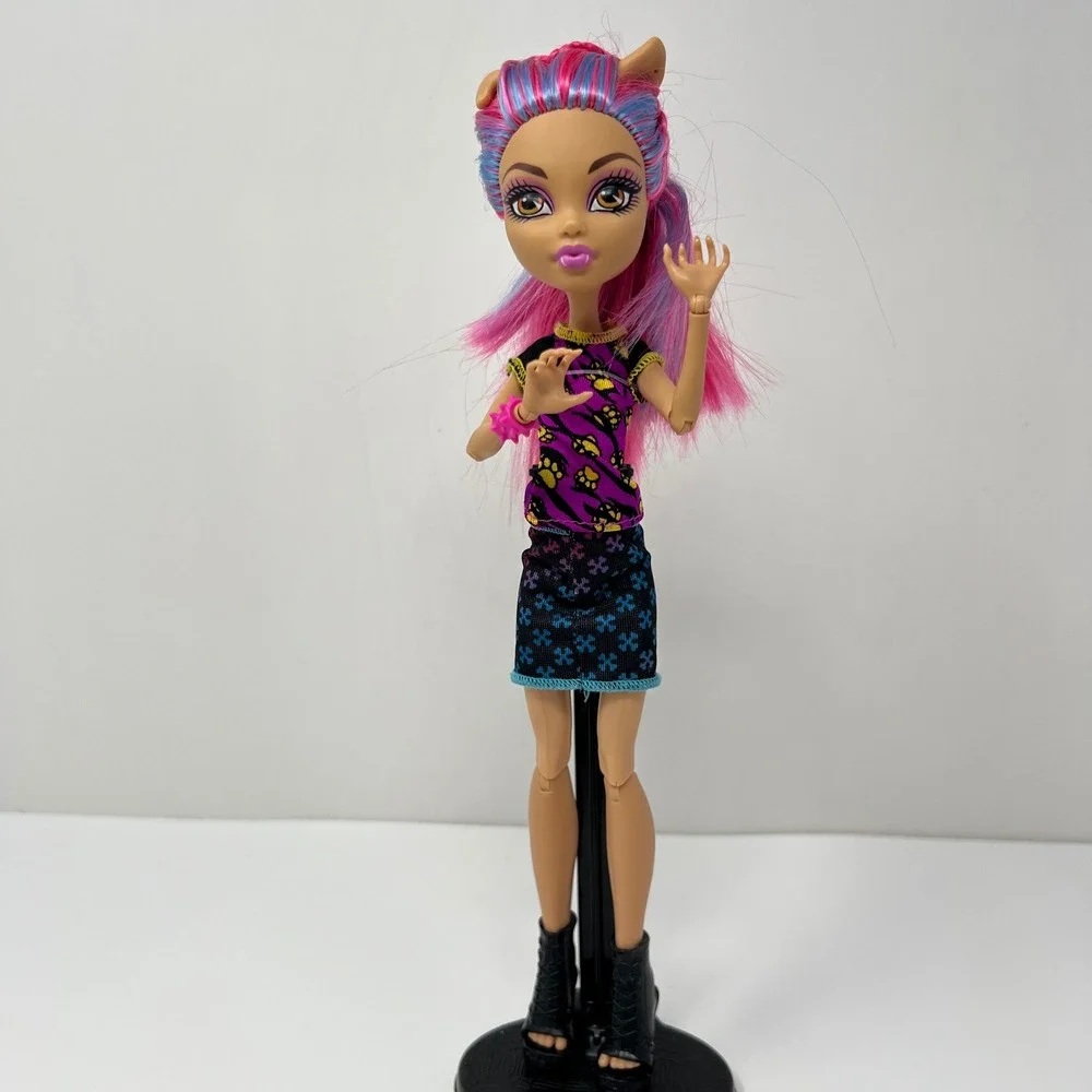 Mattel Monster High Howleen Wolf Creepateria Doll 10.5 Inch Pink Werewolf G1